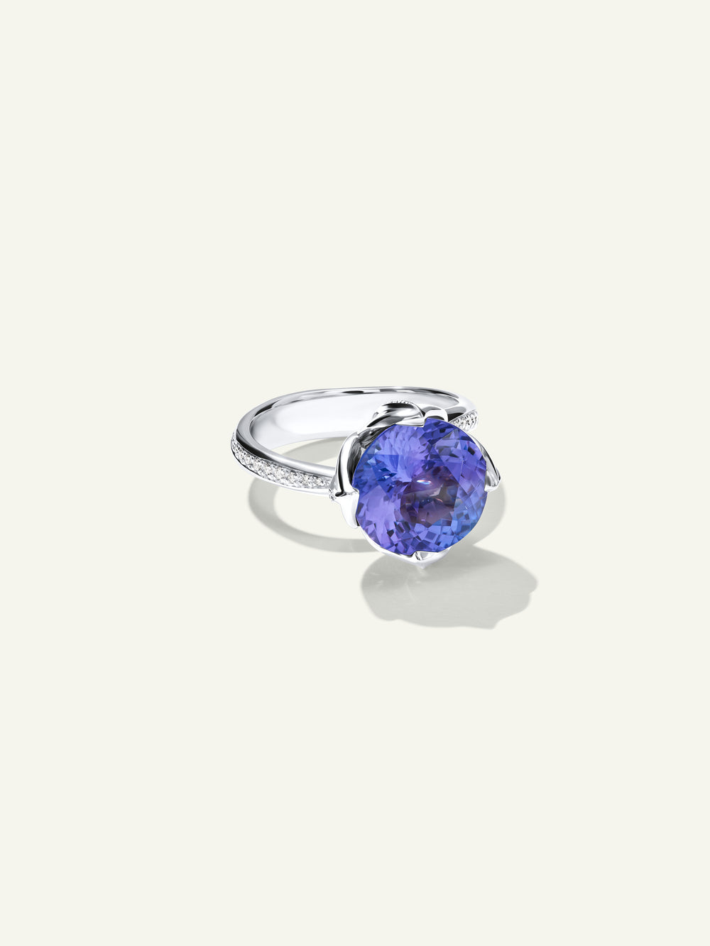 TULIP Ring with Tanzanite