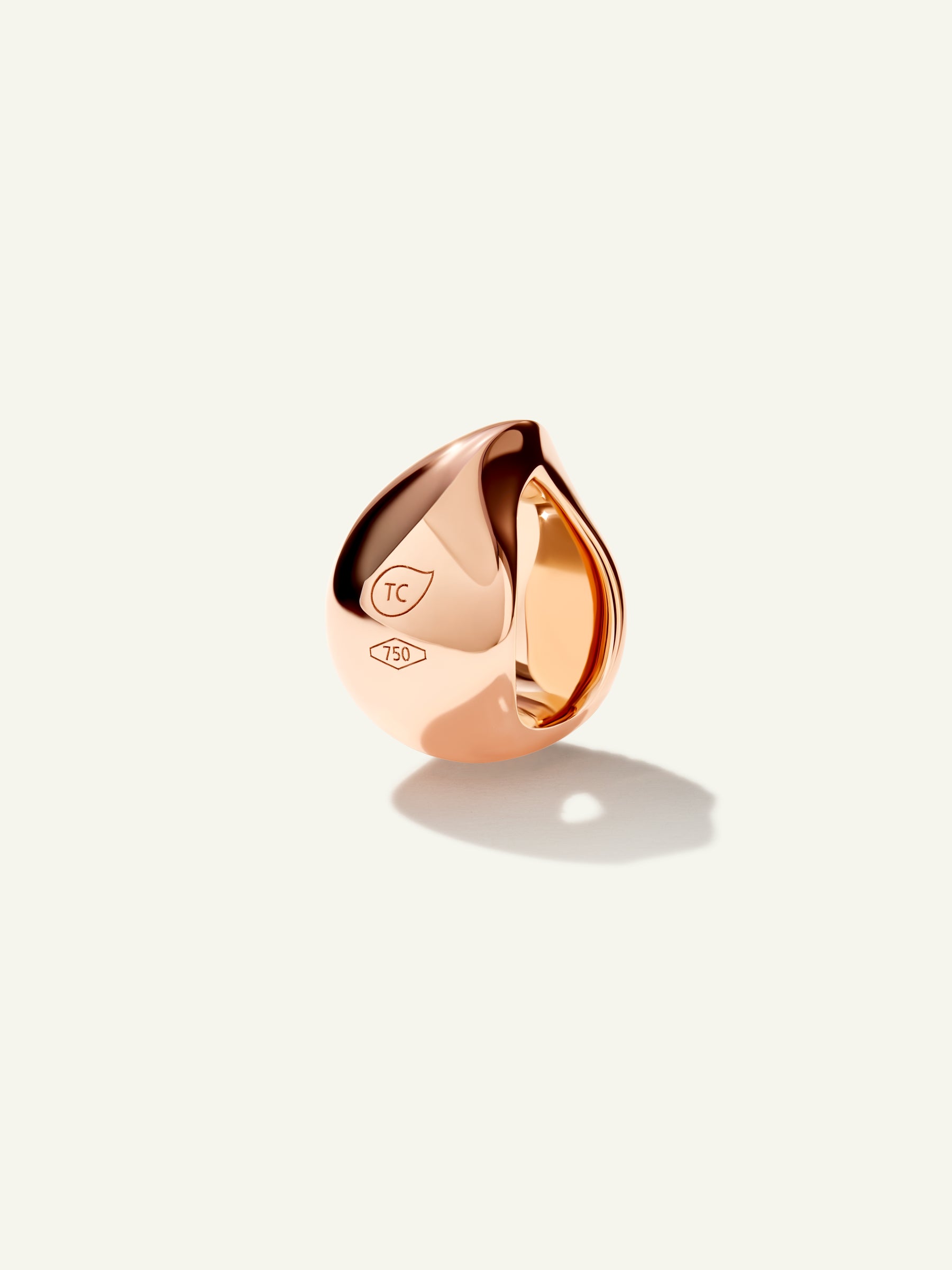 SIGNATURE Drop Clasp with Diamond Pavé