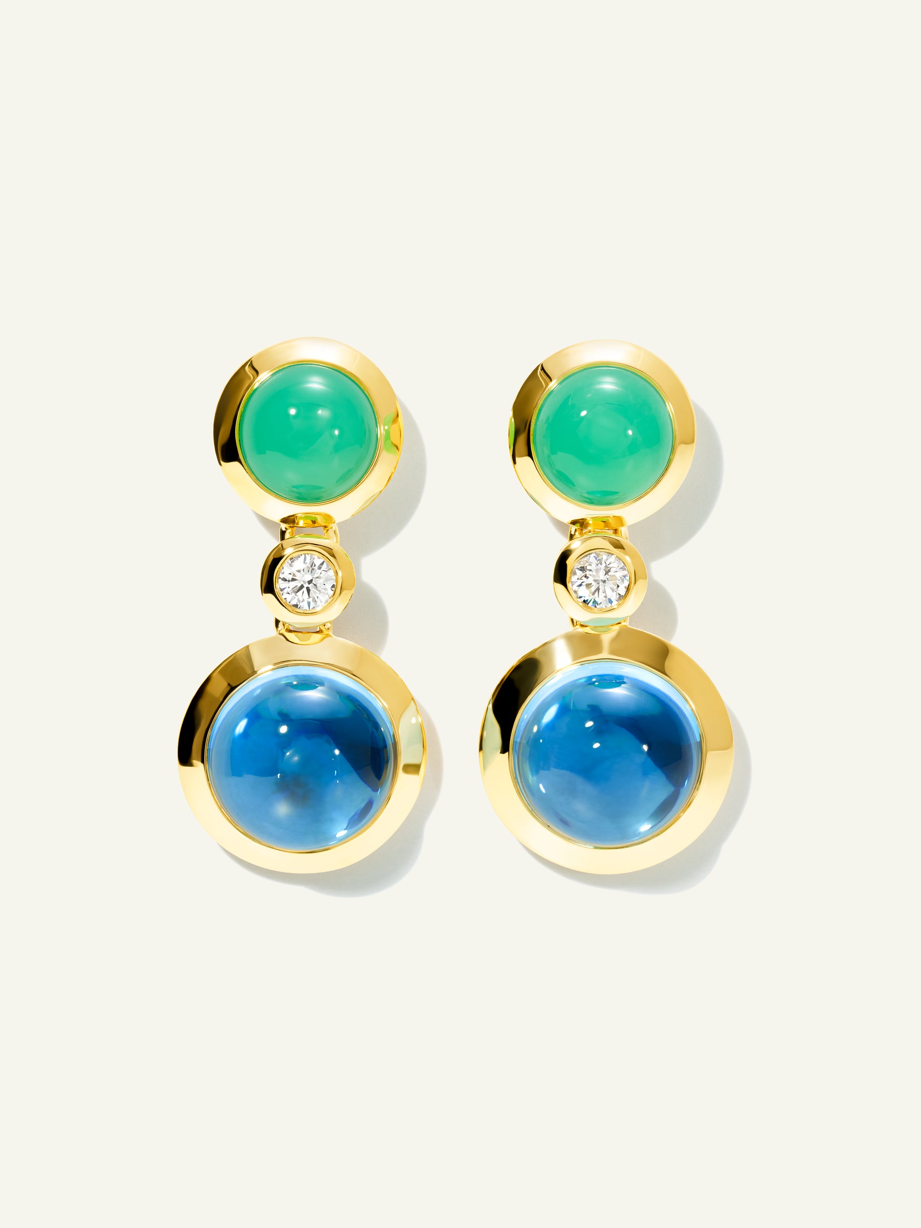 BOUTON 2 Cabochons Ohrringe in 'Lagoon' mit Diamanten