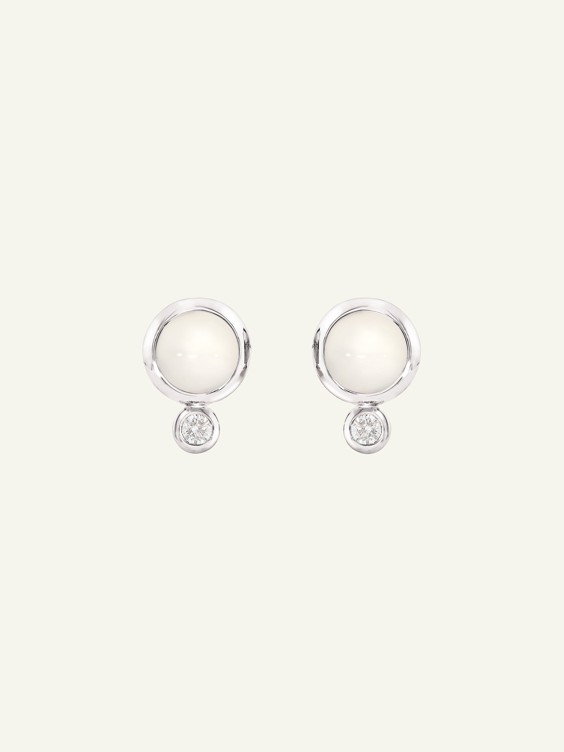 Earrings BOUTON Moonstone sand/white / Classic sand Mondstein