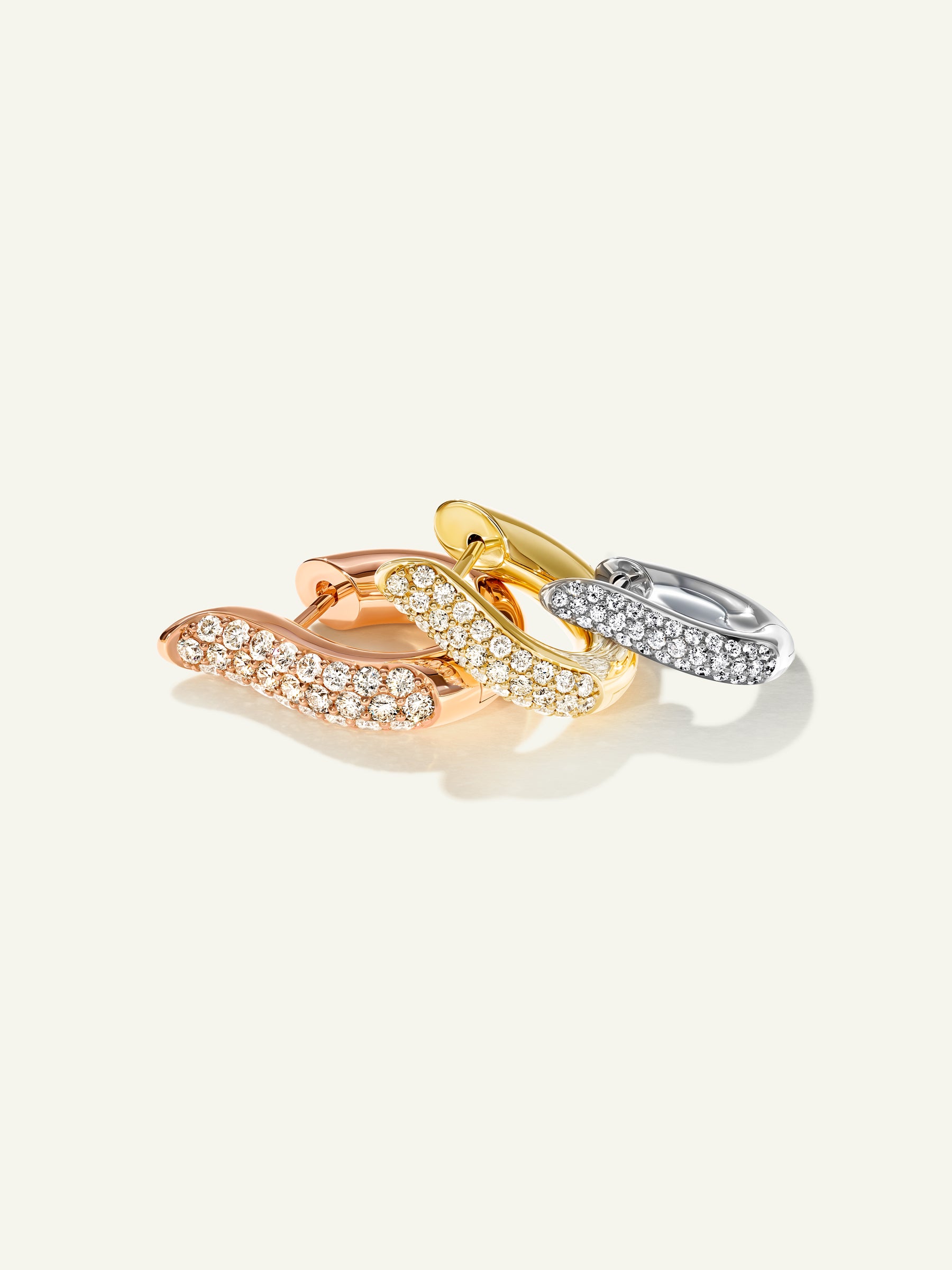 E-Ho-s-p-rg | SIGNATURE Hoop Earrings with Diamond Pavé