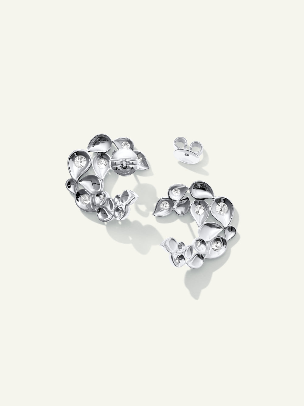 SNOWFLAKES Alternating Hoop Ohrringe in 'Classic'