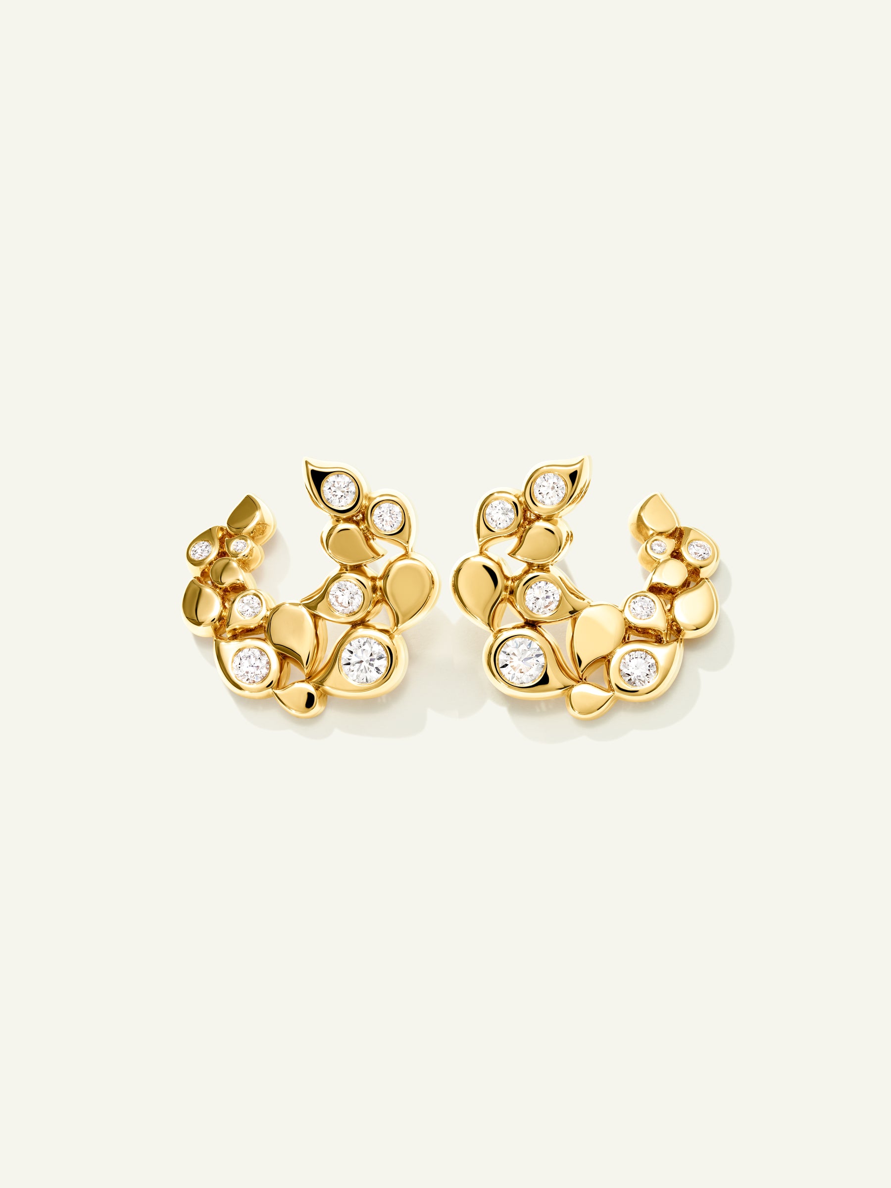 SNOWFLAKES Alternating Hoop Ohrringe in 'Classic'