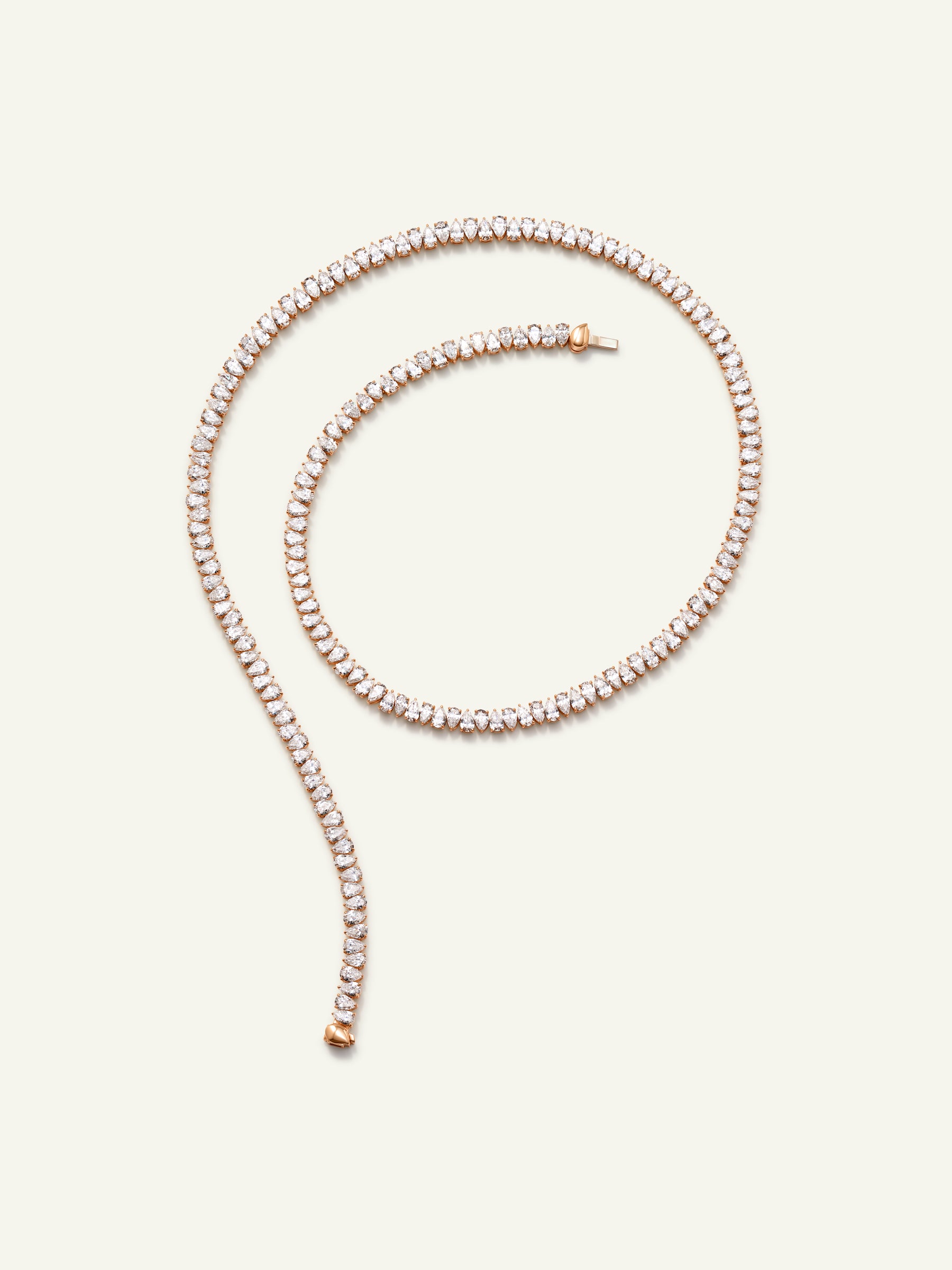 N-SIG-R-Cl-rg | Necklace SIGNATURE Rivière pear shape Diamonds