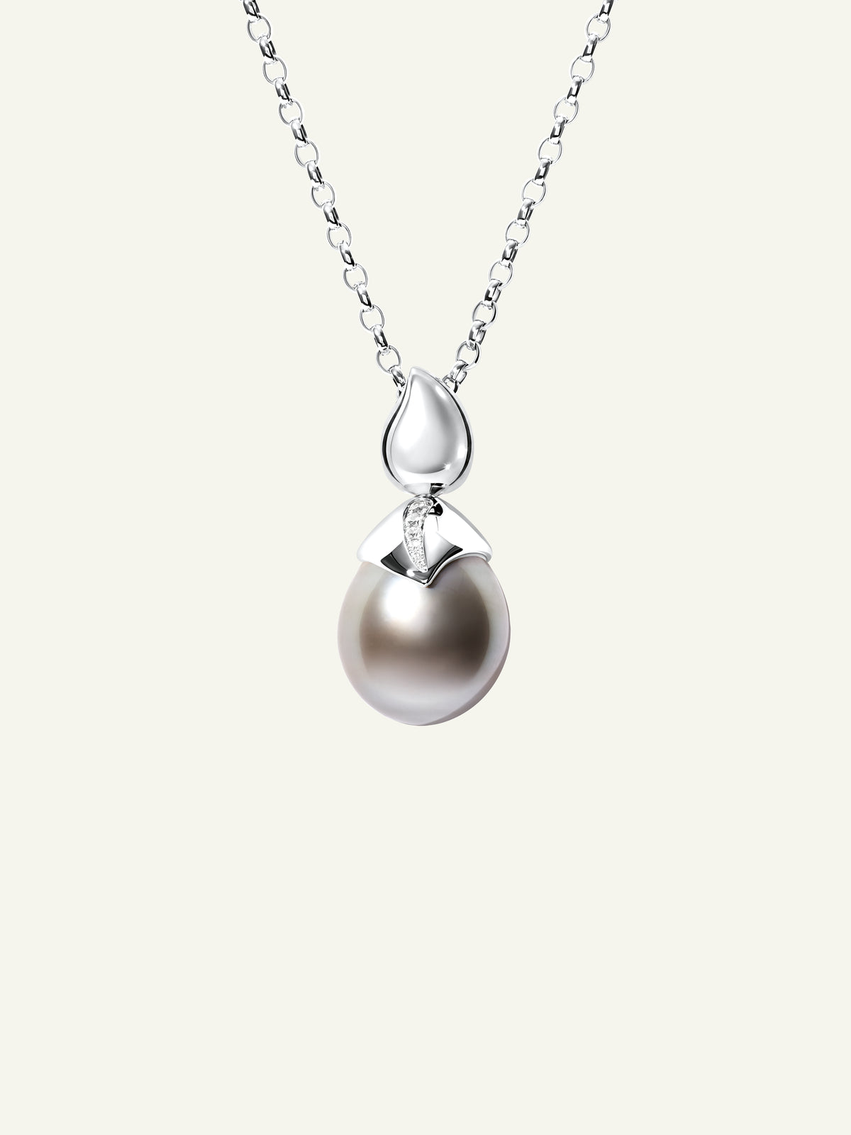 Pendant Tahitian PEARL 15 mm with Diamond Pavé