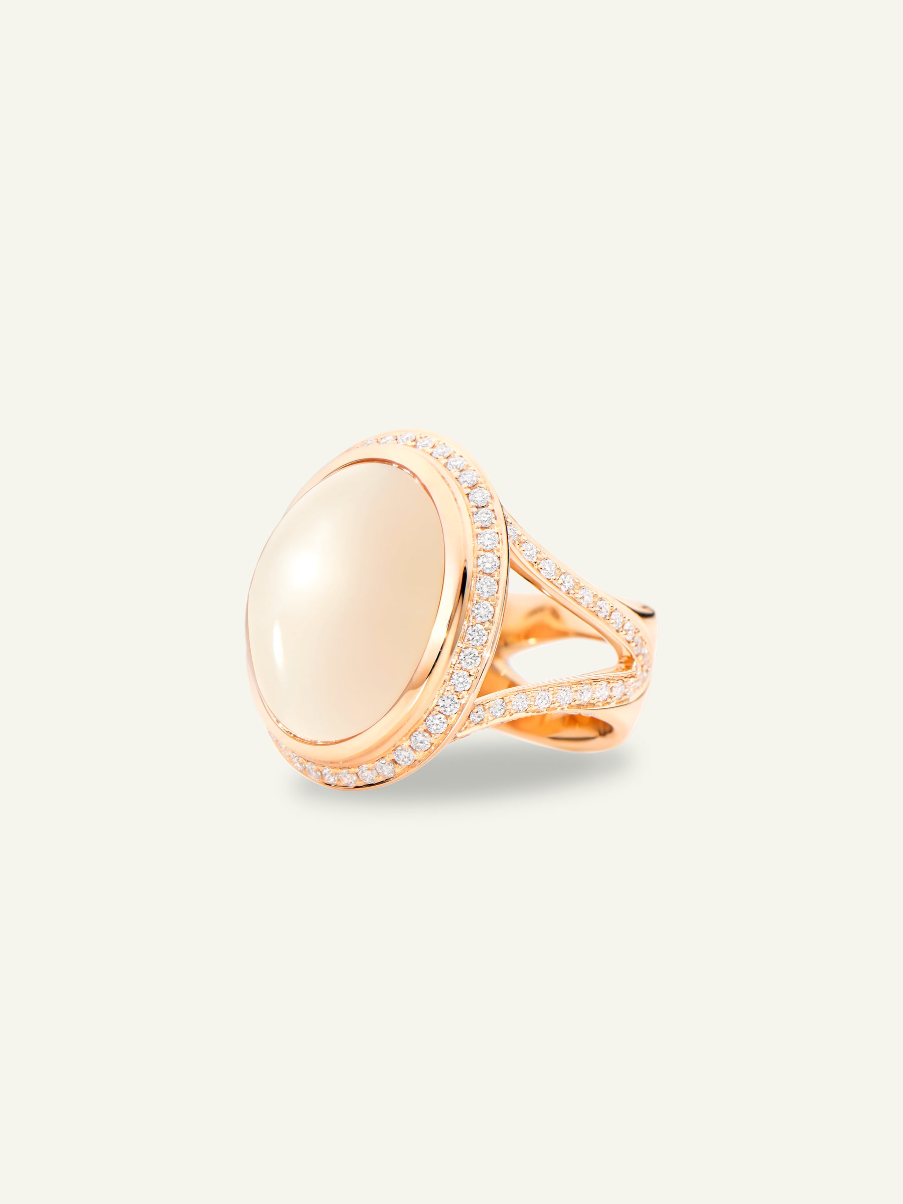 CUSHION Small Ring Sand Mondstein und Diamant Pavé