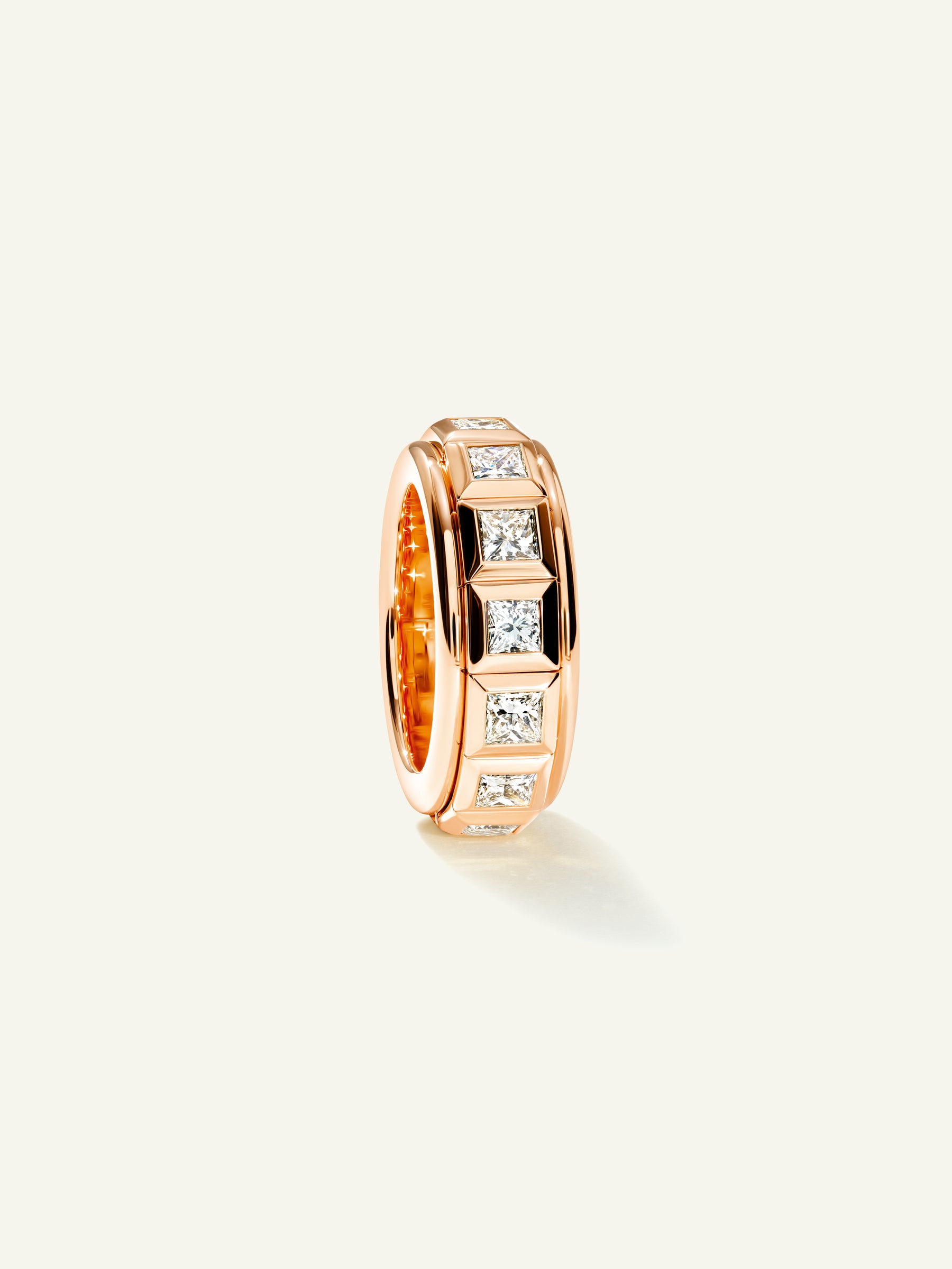 R-CV44-14-PrL-rg | Ring CURRICULUM VITAE 44 princess cut Diamonds